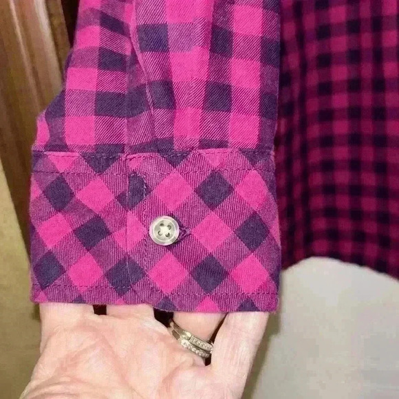 2x plaid Pink and navy button up plus Chic comfort collection - Picture 3 of 4